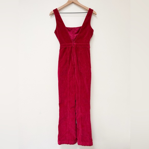 Free People Party Starter Jumpsuit Velvet Corduroy Flare in Holly Berry Red sz 2 - Picture 6 of 12